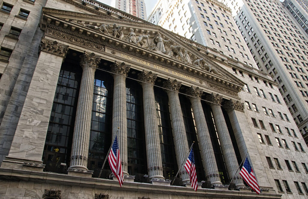 Uudet asiakirjat paljastavat Larry Summersin useat lennot Jeffrey Epsteinin yksityiskoneella