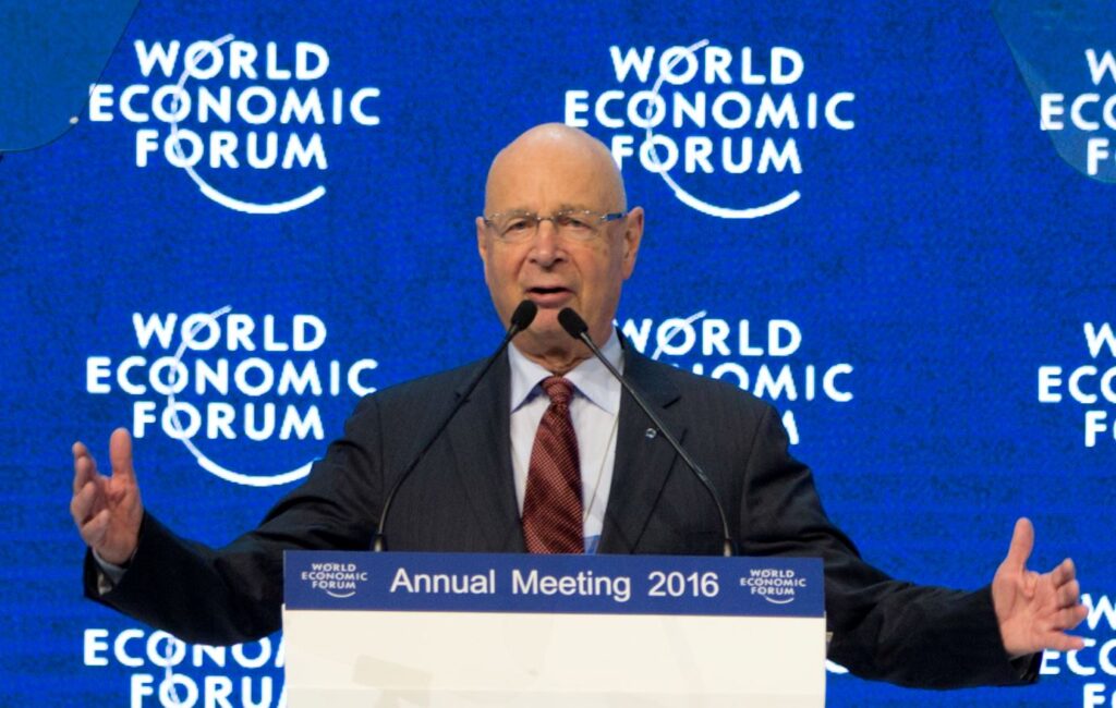 Klaus Schwabilta uusi kirja – ensimmäinen osa Intelligent Age -kirjasarjaa