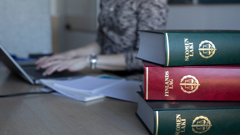 Lainvalmistelussa uusi vangitsemisperuste – ”yleisen järjestyksen tai turvallisuuden vaarantumisen uhka” herättää tulkintakysymyksiä