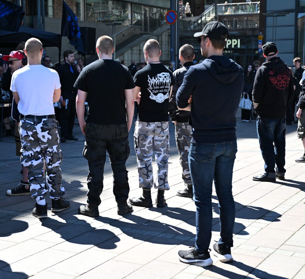 Poliisi varoitti nuorten äärioikeistoradikalisoitumisesta – ryhmiä ei nimetty, tilastoja ei ollut