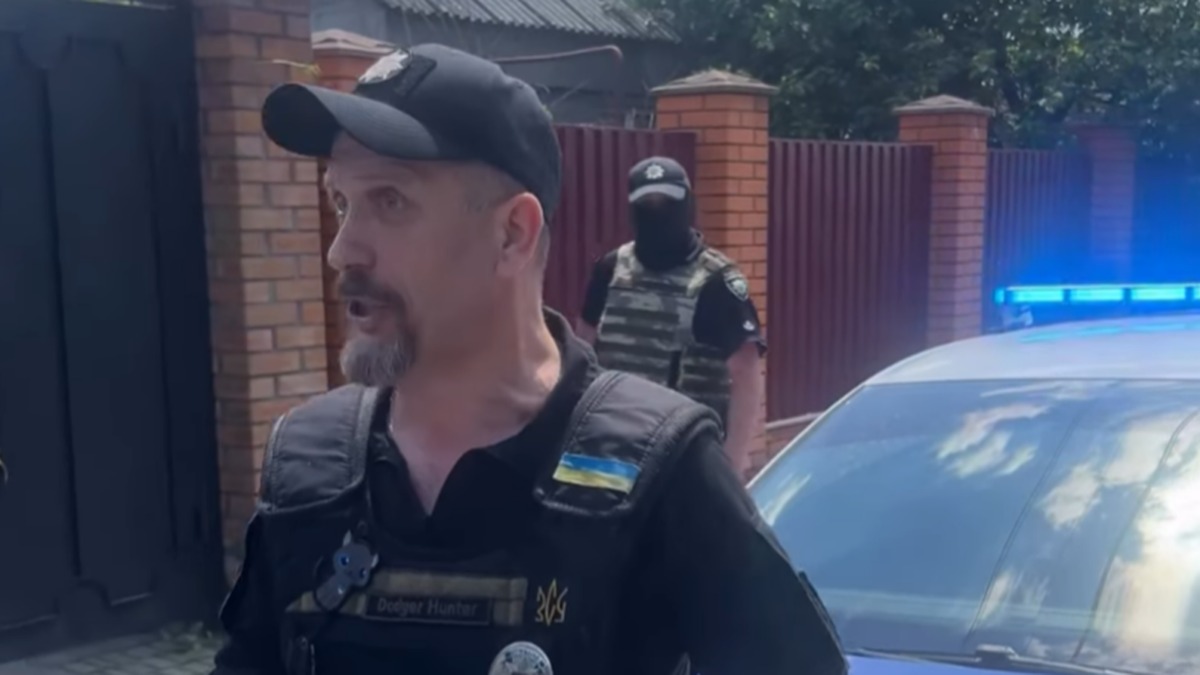 Ukrainassa kuohuu – maksetaanko värvääjille provisiopalkkaa miesten “kidnappauksista”?