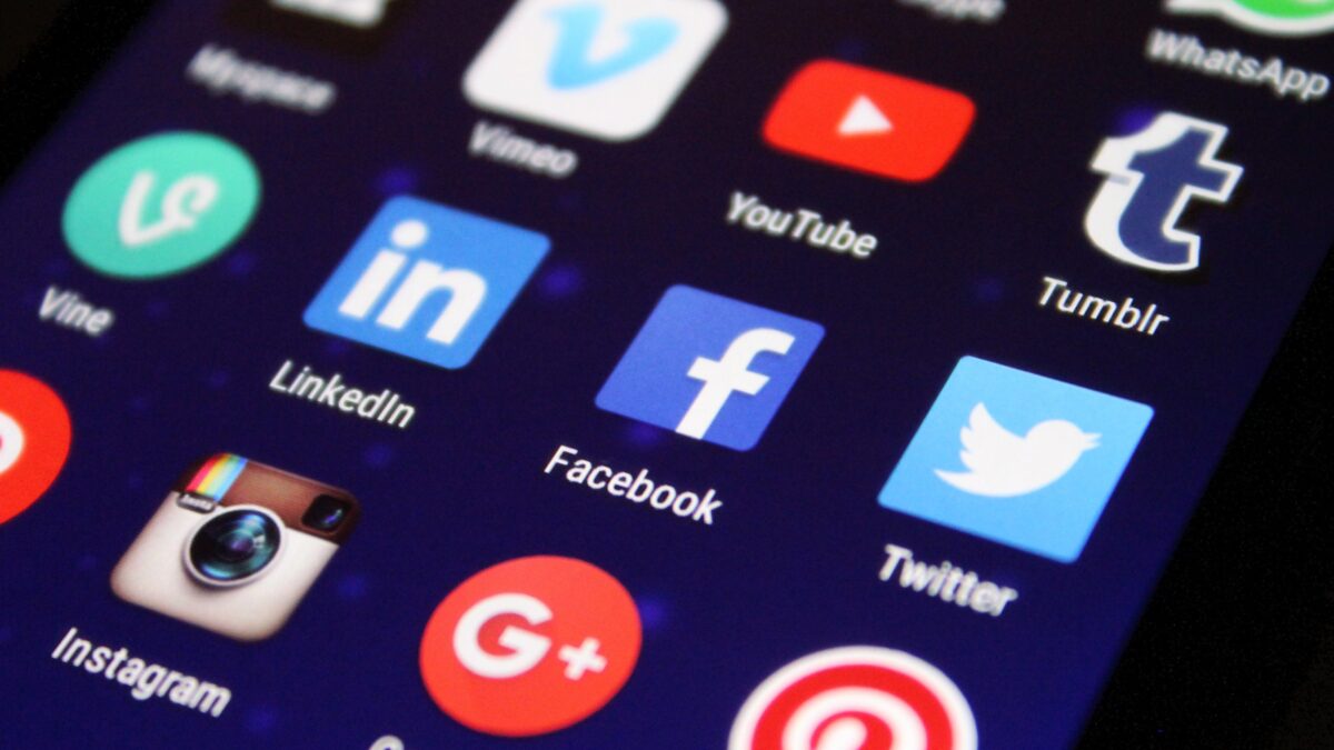 Eurooppalainen W Social haastaa Muskin X:n – alusta vaatii käyttäjiltä tunnistautumisen