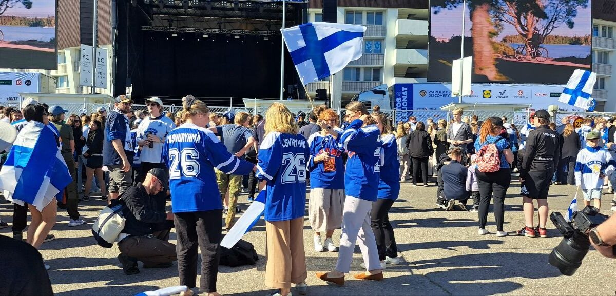 Suomen Maailmanmestaruus yhdistää riitaisaa kansaa