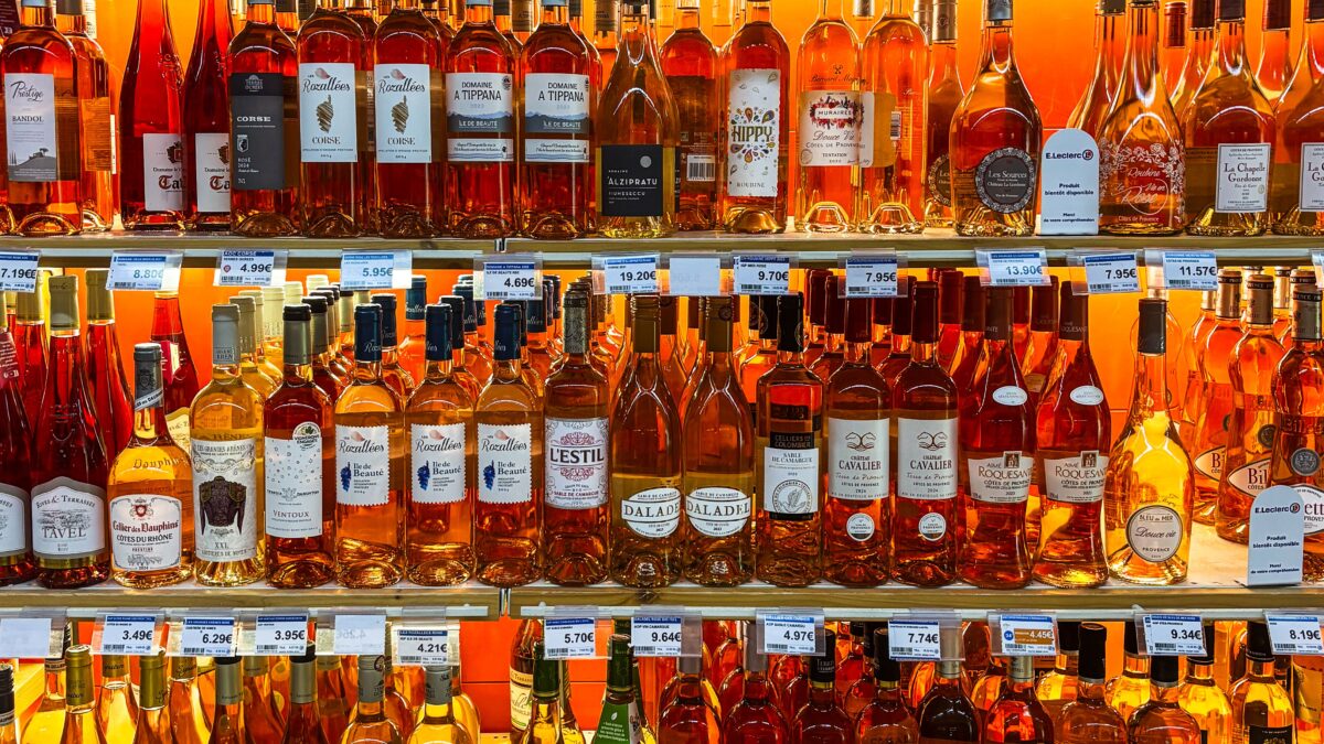Panimoliitto lyttää hallituksen alkoholilain – verkkokauppa voi käydä Suomelle kalliiksi