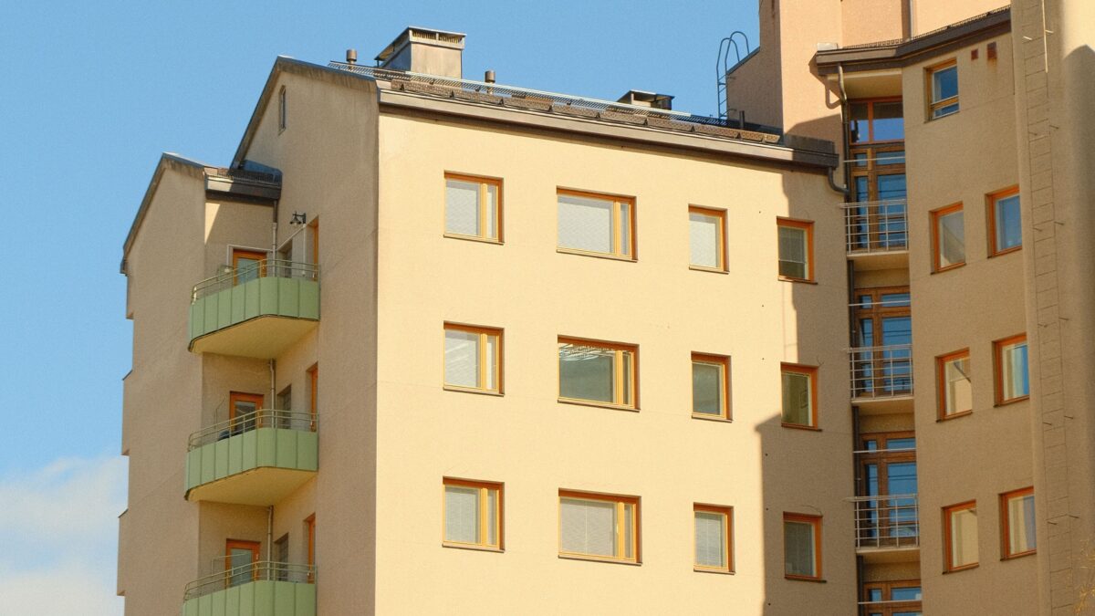 Taloyhtiöiden piilevä pommi paljastui – nämä talot ovat pahimmassa riskissä
