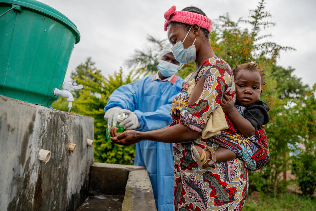 Pelastakaa Lapset: Ebolaepidemia on surmannut ainakin 189 lasta Kongossa