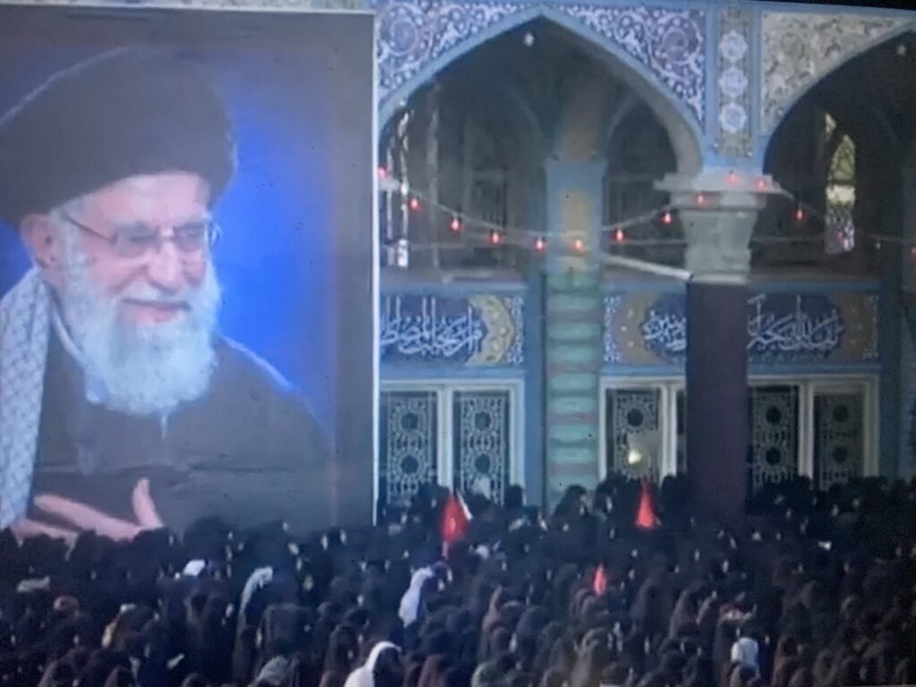 Iranin johtajan viikon kestävät mahtihautajaiset – poliittinen voimannäyte