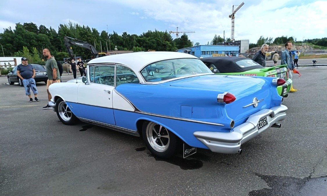 Krominkiiltoa, rockabillyä ja fiftarityyliä Helsingissä
