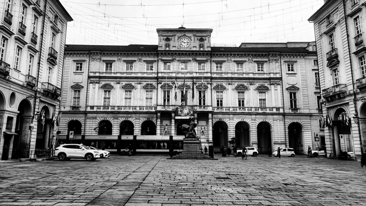 Mikroaaltouuneja, seinärakoja ja Venäjän tiedustelu – Italiassa väitetään paljastuneen vakoiluvyyhti