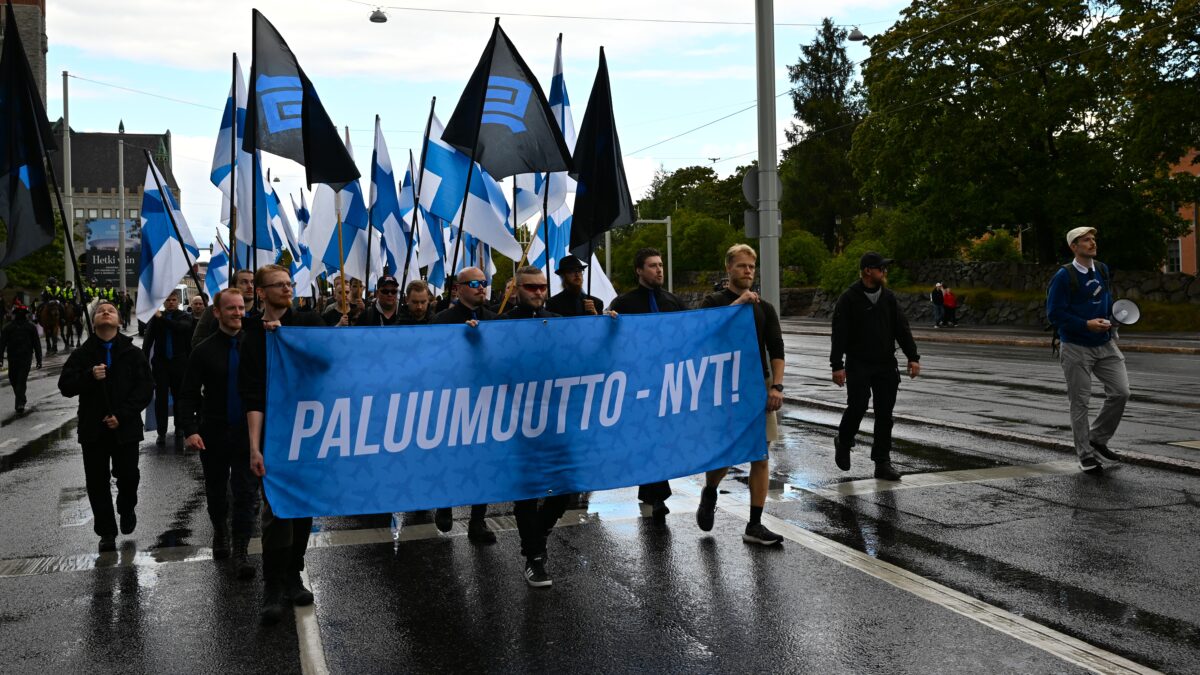 Sinimusta Liike haluaa maahanmuuttajataustaiset oppilaat omiin kouluihinsa