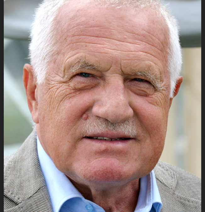 Václav Klaus: EU:n sodanlietsonta pelottaa minua