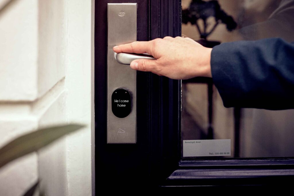 Millä perusteella tiedustelu pääsee tulevaisuudessa kotiisi? – Posi TV kysyi tiedusteluvalvontavaltuutetulta
